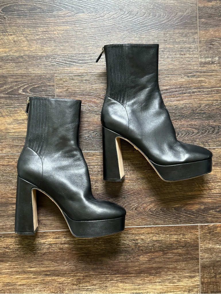 Lola Cruz Leste Booties Size 39 Black Platform